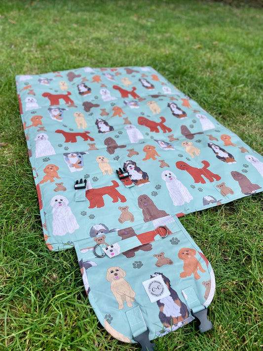 Picnic/Settle/Travel Mat Size M - 'Doodle Tales'