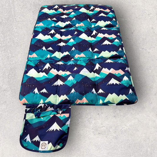 Picnic/Settle/Travel Mat Size M - 'Hike n' Seek'